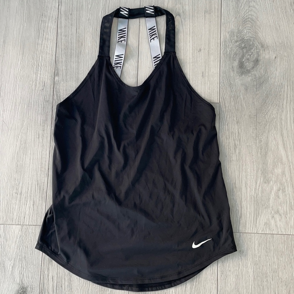 Women’s Nike flowy training tank